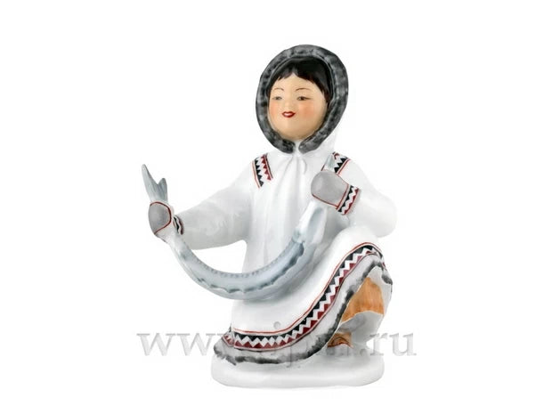 Yıldız mersin balığı sanatıyla Yakutka heykeli.