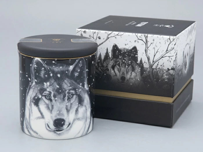 Hediye kutusunda kokulu mum, Totem çizimi. Kurt kokusu Tik ağacı