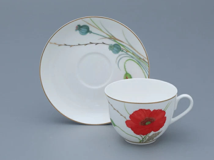 Fincan ve tabak çayı formu Bahar çizimi Maki