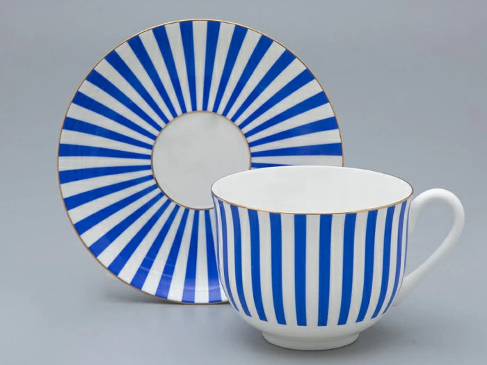 Fincan ve tabak çayı formu Vadideki Zambak çizimi Evet ve hayır Azure