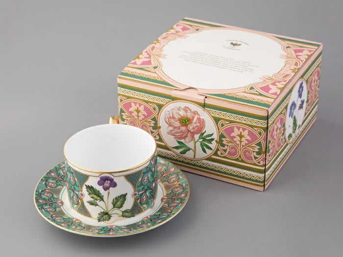 Fincan ve tabak 250 ml hediye kutusunda, çizim, Çentikli menekşe