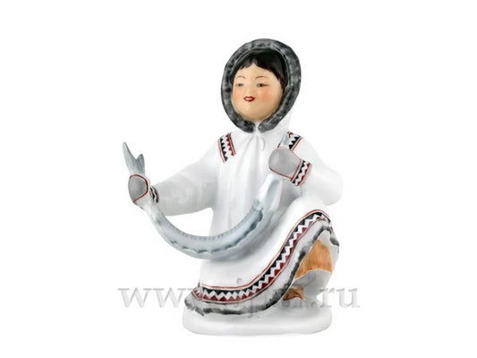 Yıldız mersin balığı sanatıyla Yakutka heykeli.