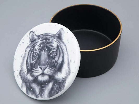 Hediye kutusunda mücevher kutusu, Idyll şekli, Totem çizimi. Kaplan