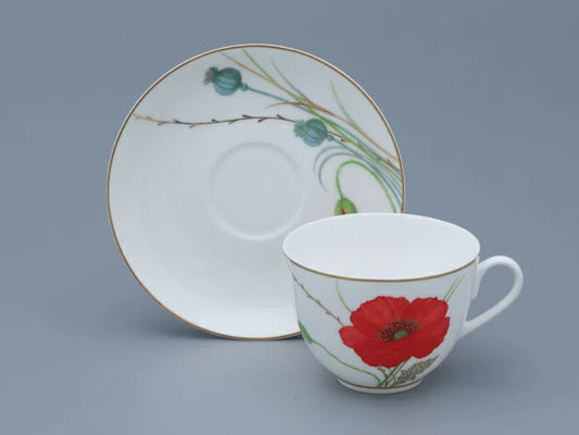 Fincan ve tabak çayı formu Bahar çizimi Maki