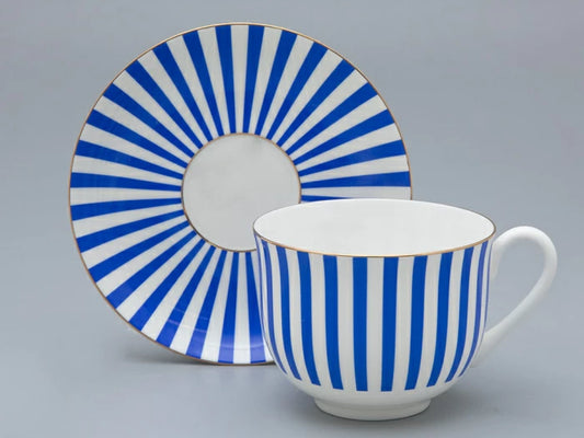 Fincan ve tabak çayı formu Vadideki Zambak çizimi Evet ve hayır Azure