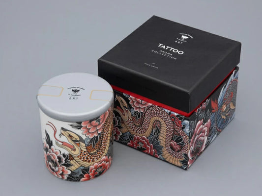 Hediye kutusunda kokulu mum, üst şekil, çizim Dövme SERPENTA kokusu Kış Ormanı