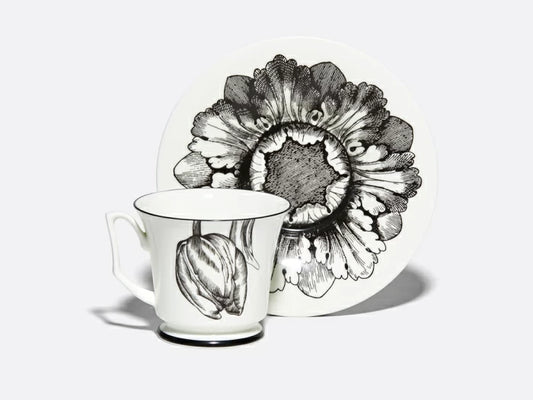 Çay Fincanı, Julia Sihirli bahçe
